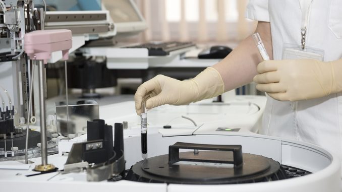 Epoxidharz & Gesundheit Epoxidharz und Gesundheit: Labor zum Analysieren der Inhaltsstoffe von Epoxidharz